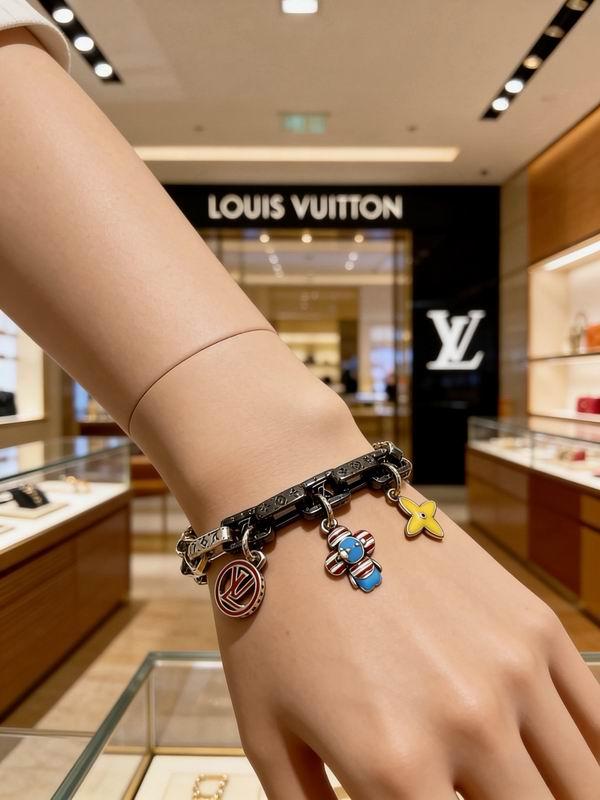 LV Bracelet 05yxs300