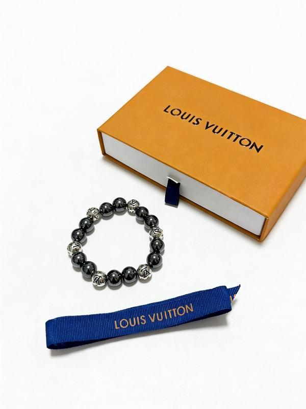 LV Bracelet 04yxs77