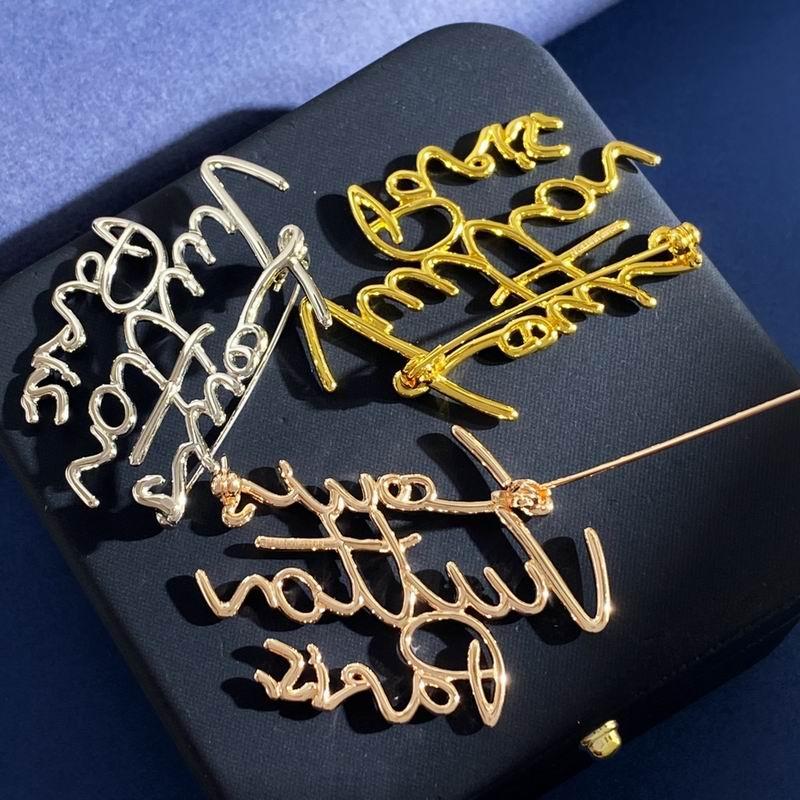 LV Brooch 11yxx17